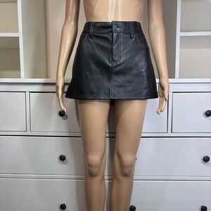 Hollister Black Faux Leather Mini Skirt Size 10 W30